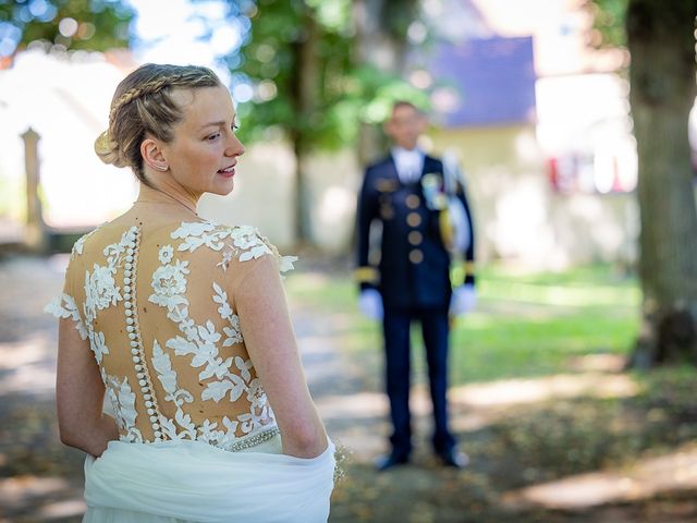 Le mariage de Julie et Jérôme à Bannegon, Cher 17