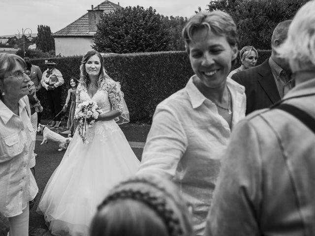 Le mariage de Philippe et Emmanuelle à Nanteuil-la-Forêt, Marne 6