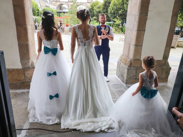 Le mariage de Julien et Virginie à Plouégat-Moysan, Finistère 29