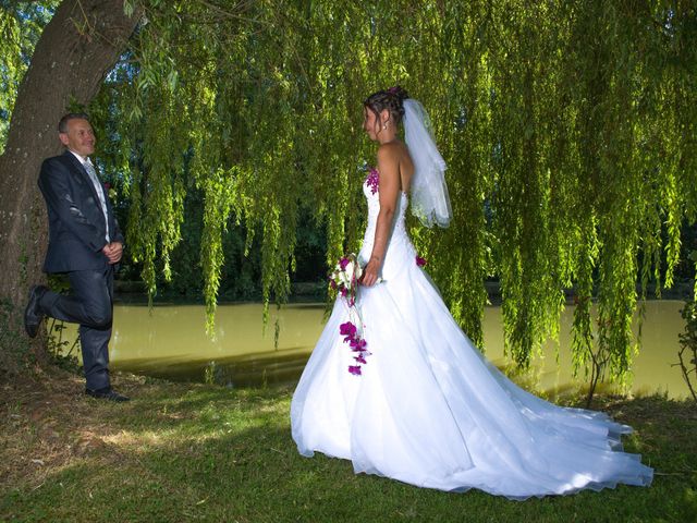 Le mariage de Aymeric et Lou à Bouère, Mayenne 25