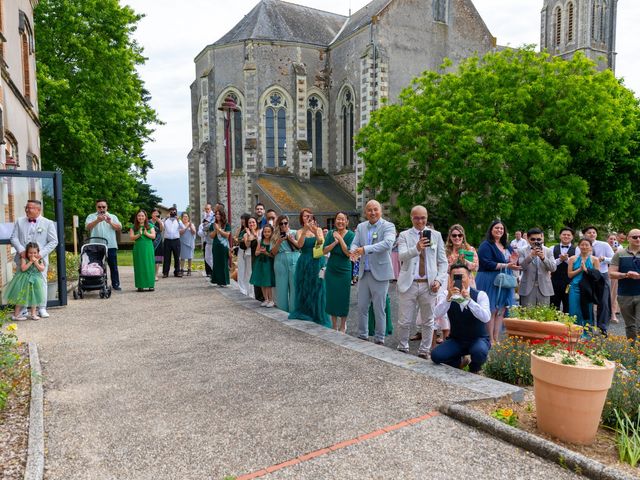 Le mariage de Noel et Louise à Coron, Maine et Loire 32