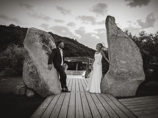 Le mariage de Romain et Charlène à Coti-Chiavari, Corse 31