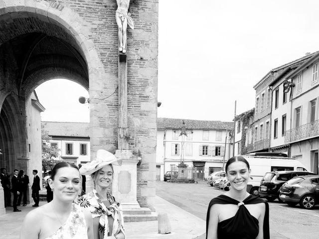 Le mariage de Clara et César à Clermont-le-Fort, Haute-Garonne 35