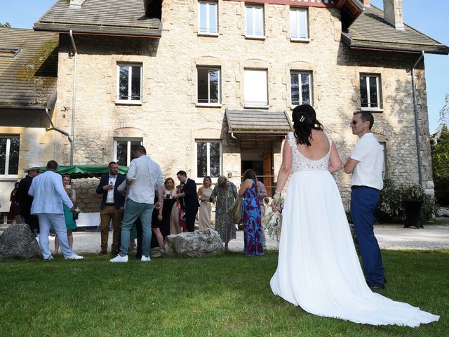 Le mariage de Mickaël et Sophie à Saint-Georges-de-Commiers, Isère 8
