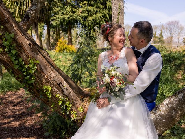 Le mariage de Louis et Sandrine à Châteauneuf-du-Faou, Finistère 6