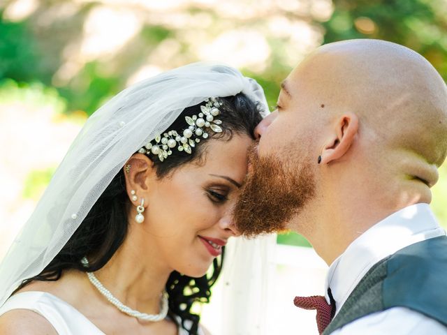 Le mariage de Christophe et Amna à Peypin, Bouches-du-Rhône 12