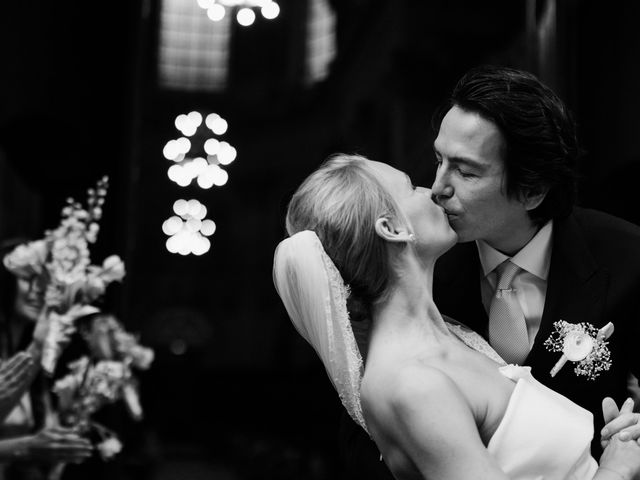 Le mariage de Hugo et Éloise à Paris, Paris 85