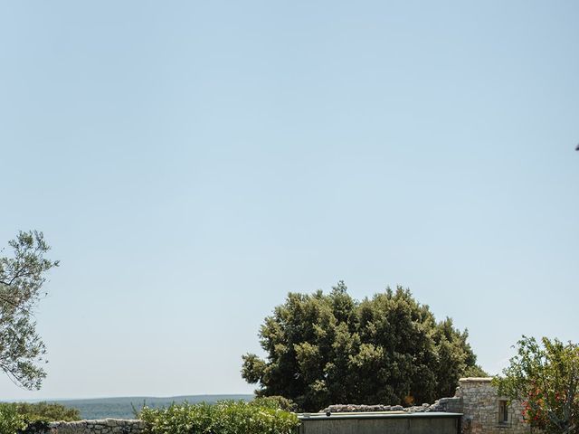 Le mariage de Paul et Isalia à Grignan, Drôme 3