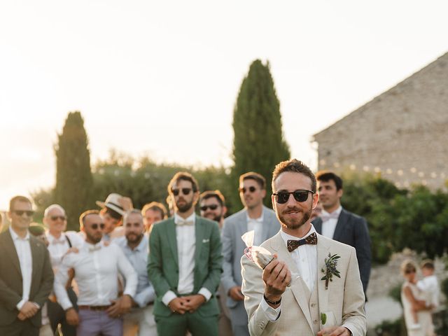 Le mariage de Paul et Isalia à Grignan, Drôme 35