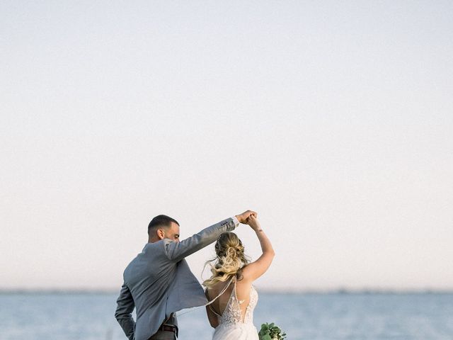 Le mariage de Alexandre et Gwénaelle à Villeneuve-lès-Maguelone, Hérault 11