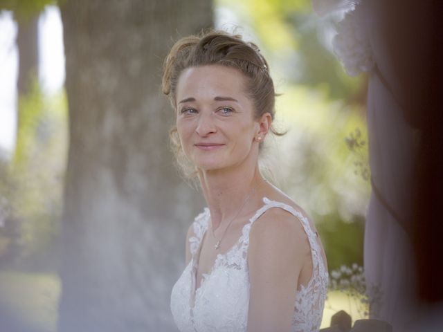 Le mariage de Élodie et Éve à Lusignan, Vienne 11