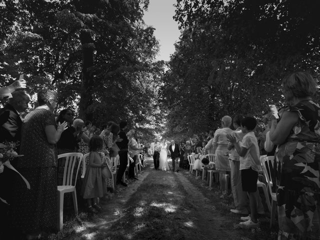 Le mariage de Élodie et Éve à Lusignan, Vienne 13
