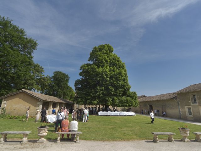 Le mariage de Élodie et Éve à Lusignan, Vienne 14