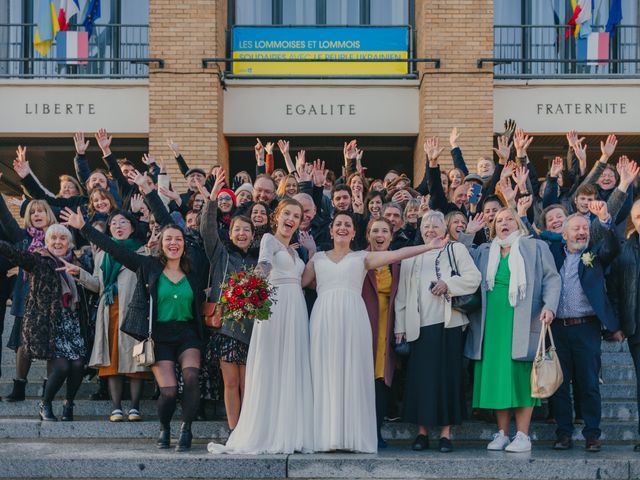 Le mariage de Anaïs et Charlotte à Lomme, Nord 56