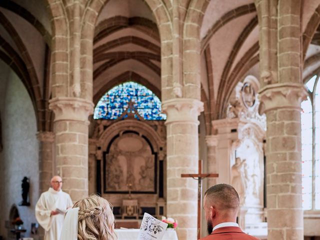 Le mariage de Jordan et Élodie à Lonlay-l'Abbaye, Orne 14