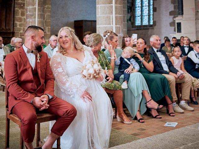 Le mariage de Jordan et Élodie à Lonlay-l'Abbaye, Orne 15