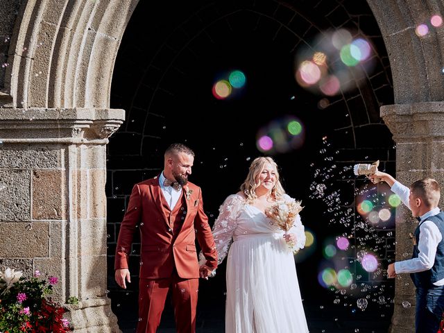 Le mariage de Jordan et Élodie à Lonlay-l'Abbaye, Orne 24