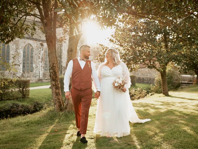 Le mariage de Jordan et Élodie à Lonlay-l'Abbaye, Orne 27