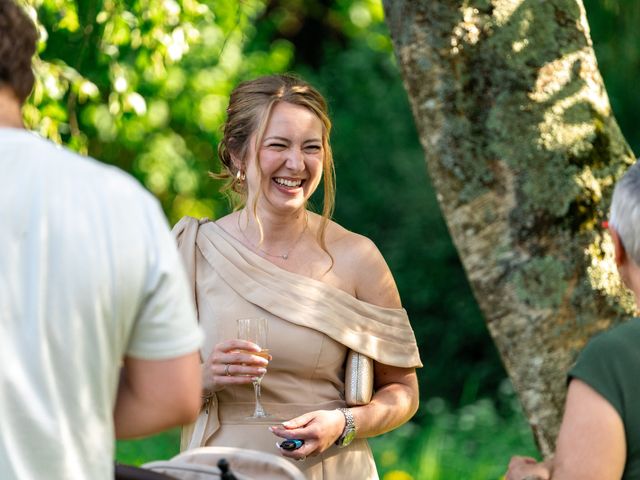 Le mariage de Erwan et Caroline à Hébécrevon, Manche 28
