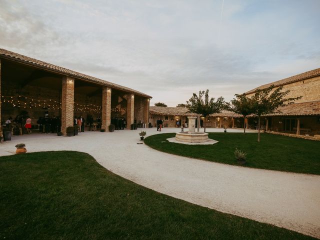 Le mariage de Alexandre et Karine à Grignan, Drôme 25