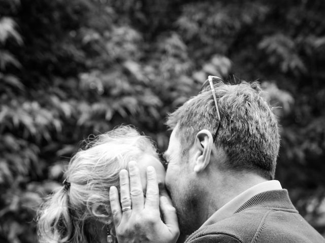 Le mariage de Olivier et Sarah à Miramont-de-Guyenne, Lot-et-Garonne 74