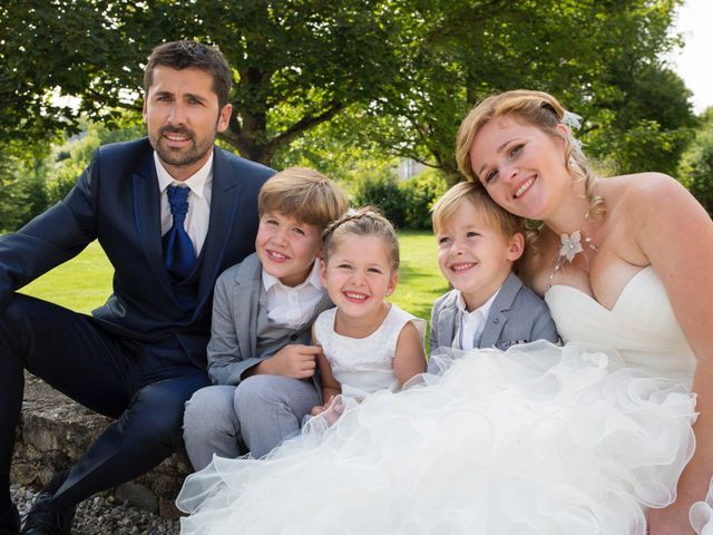 Le mariage de Julien et Sandrine à Sébazac-Concourès, Aveyron 24