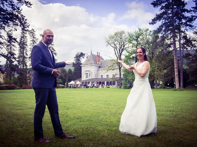 Le mariage de Thibaut et Gwladys à Nièvroz, Ain 32