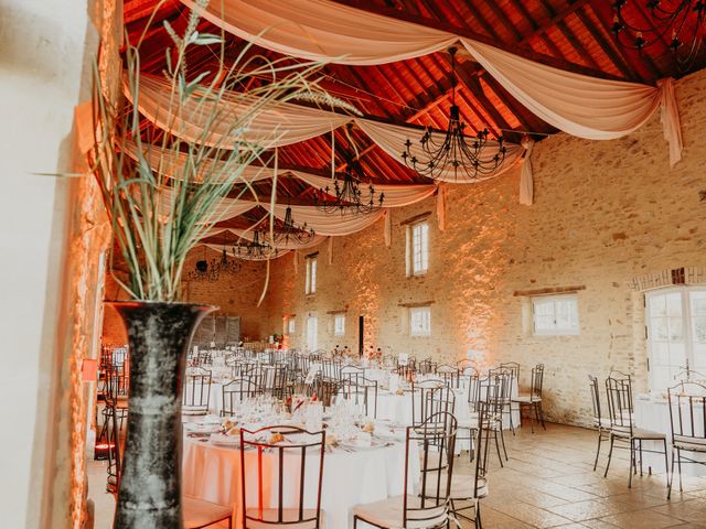 Le mariage de Clément et Chloé à Sainte-Marguerite-d&apos;Elle, Calvados 79