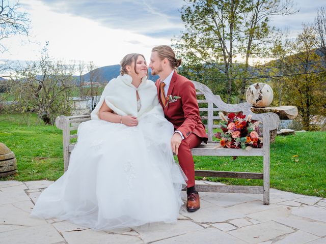 Le mariage de Valentin et Mary à Lans-en-Vercors, Isère 25