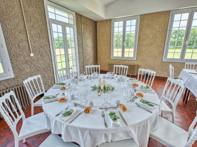 Le mariage de Christophe et Charlotte à Saint-Aubin-de-Médoc, Gironde 35