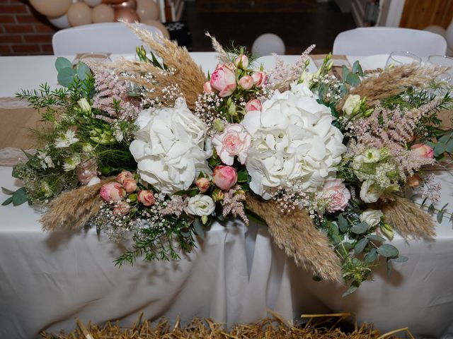 Le mariage de Jérémy et Lydie à Étroeungt, Nord 1