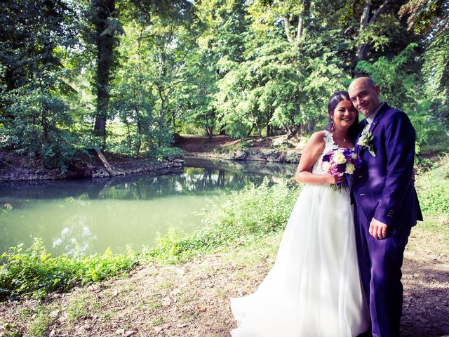 Le mariage de Mickael et Linda à Villieu-Loyes-Mollon, Ain 1