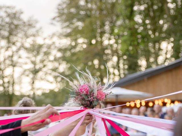 Le mariage de Yann et Laurie à Ploudalmézeau, Finistère 39