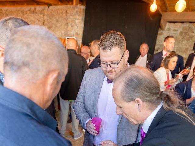 Le mariage de Yann et Laurie à Ploudalmézeau, Finistère 44