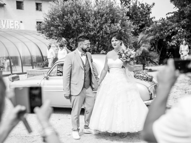 Le mariage de Julien et Pauline à Pujaut, Gard 7