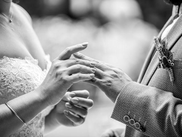 Le mariage de Julien et Pauline à Pujaut, Gard 15
