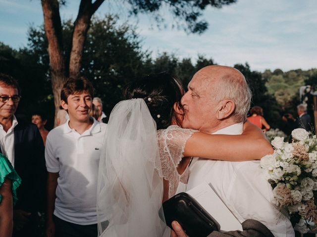 Le mariage de Romain et Julie à Générac, Gard 41