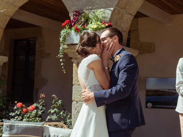 Le mariage de Jérémy et Charlotte à Lesneven, Finistère 57