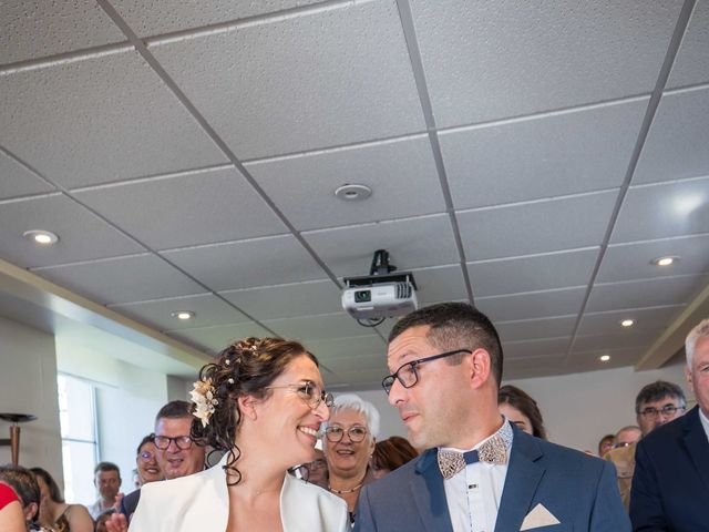 Le mariage de Corinne et Damien à Saint-Varent, Deux-Sèvres 16