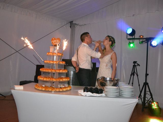 Le mariage de Sébastien et Laura à Carnoules, Var 24