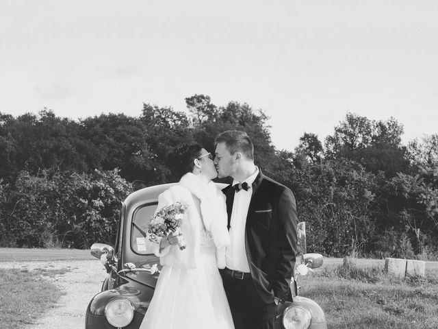 Le mariage de Julien et Elodie à Carignan-de-Bordeaux, Gironde 15