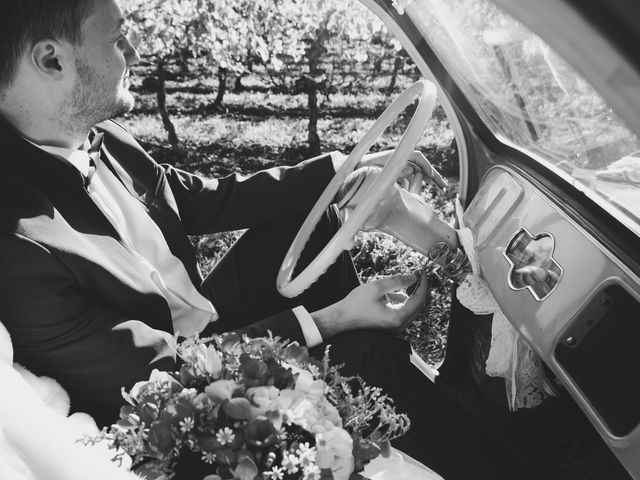 Le mariage de Julien et Elodie à Carignan-de-Bordeaux, Gironde 24
