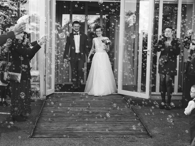 Le mariage de Julien et Elodie à Carignan-de-Bordeaux, Gironde 39