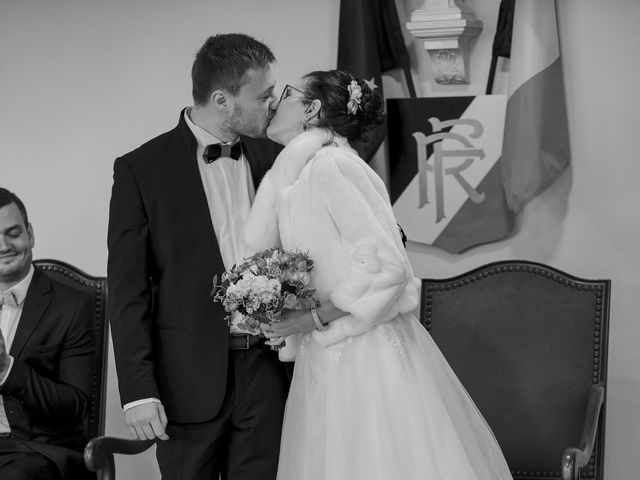 Le mariage de Julien et Elodie à Carignan-de-Bordeaux, Gironde 37