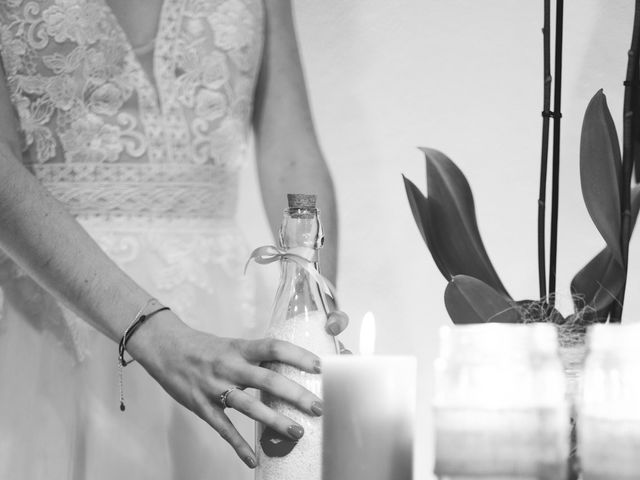 Le mariage de Julien et Elodie à Carignan-de-Bordeaux, Gironde 52