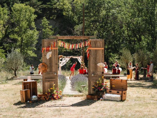 Le mariage de Vincent et Camille à Nyons, Drôme 27