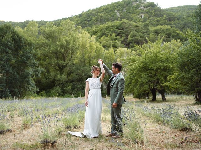 Le mariage de Vincent et Camille à Nyons, Drôme 48