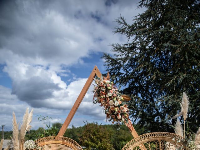 Le mariage de Romain et Jade à Saint-Front-de-Pradoux, Dordogne 3