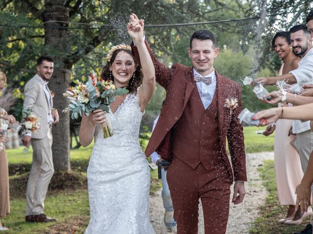 Le mariage de Romain et Jade à Saint-Front-de-Pradoux, Dordogne 17