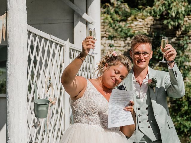 Le mariage de Johan et Virginie à Bernières-sur-Mer, Calvados 22